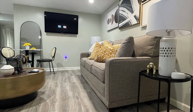 1 Bedroom/1 Full Bath House Apartment