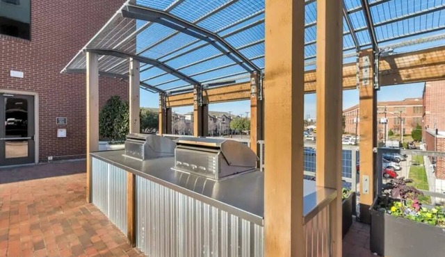 1 bedroom 2 beds Dallas with parking uptown Dallas