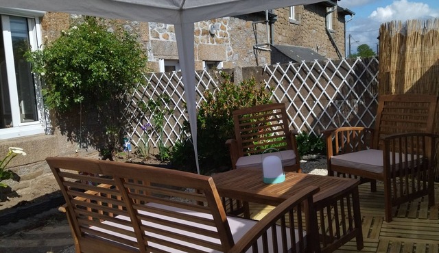 1 Bedroom (2 persons) in a quiet area. Breakfast included