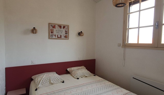 1-bedroom 3* gîte with heated pool! 15 min from the sea