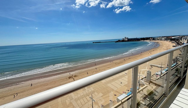 1-bedroom apartment with sea-facing balcony