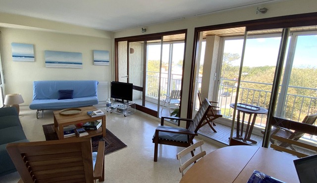 1-bedroom apartment near the beach with loggia and pet-friendly