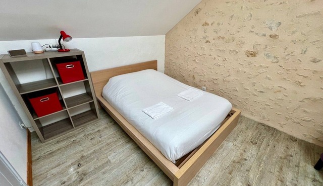 1 bedroom apartment in Lussac-les-Chateaux