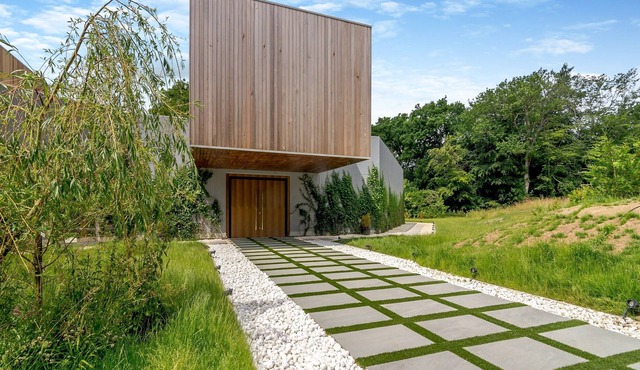 1 bedroom accommodation in East Grinstead