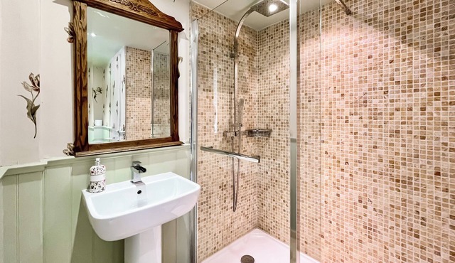 1 bedroom accommodation in East Tytherley