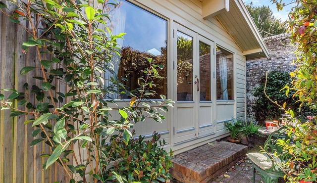 1 bedroom accommodation in Hurstpierpoint