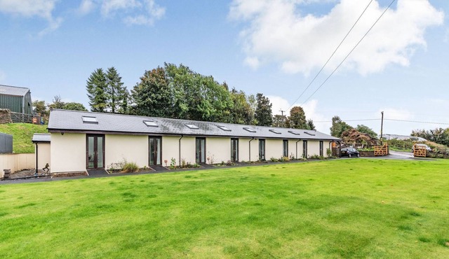 1 bedroom accommodation in Mynydd Islwyn