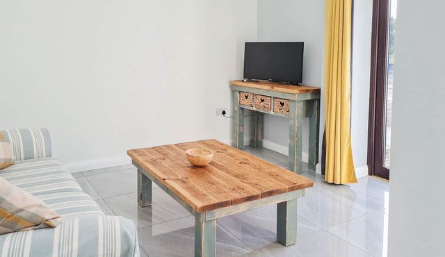 1 bedroom accommodation in Mynydd Islwyn