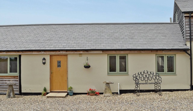 1 bedroom accommodation in Binknoll, near Royal Wootton Bassett