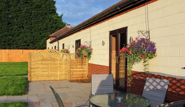 1 bedroom accommodation in Hatfield Woodhouse, Nr. Doncaster