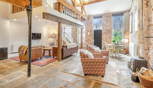 1 bedroom accommodation in Langley, near Macclesfield