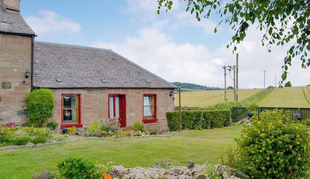 1 bedroom accommodation in Alyth, near Blairgowrie