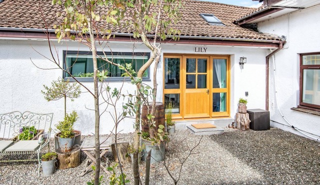 1 bedroom accommodation in Helensburgh