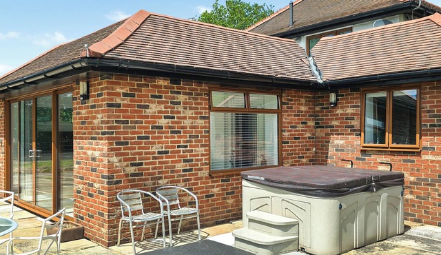 1 bedroom accommodation in Writtle, near Chelmsford