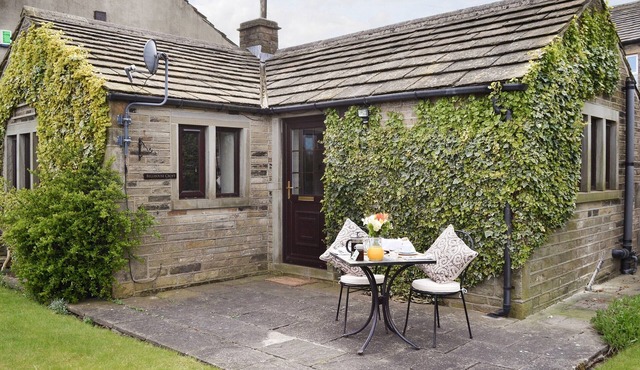 1 bedroom accommodation in Shelley, near Huddersfield