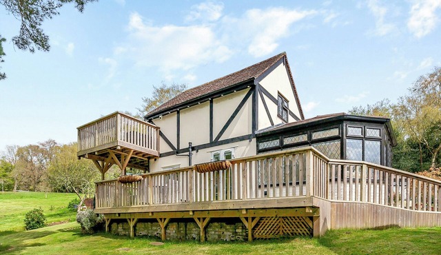 1 bedroom accommodation in Cross in Hand, near Heathfield