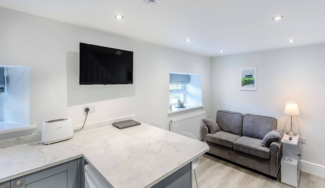 1 bedroom accommodation in Coads Green, near Callington