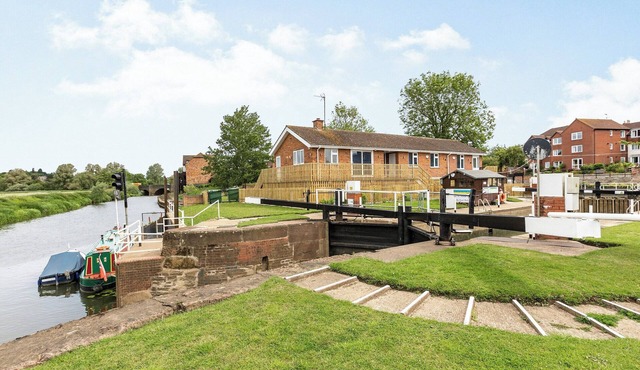 1 bedroom accommodation in Tewkesbury