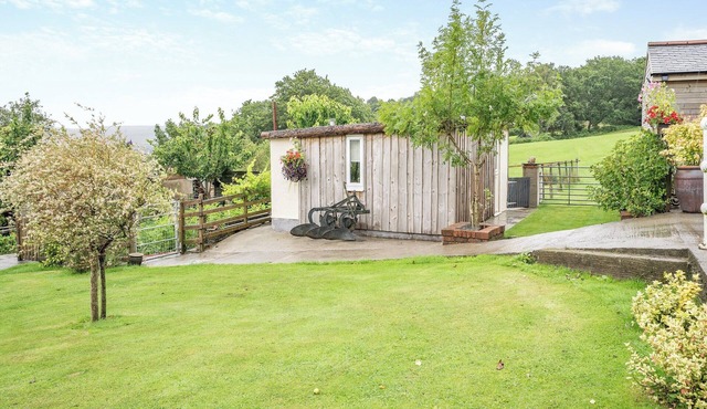 1 bedroom accommodation in Ammanford