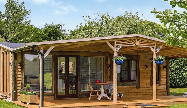 1 bedroom accommodation in South Hill, near Tamar Valley