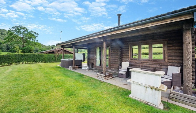 1 bedroom accommodation in Broxton, Nr Chester