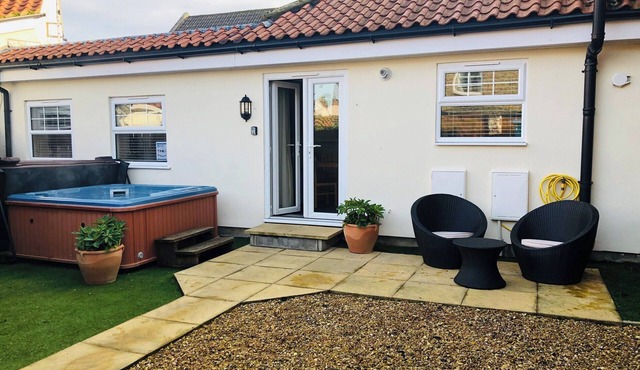 1 bedroom accommodation in North Frodingham, near Driffield