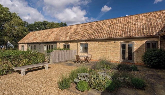 1 bedroom accommodation in Clopton, near Kettering