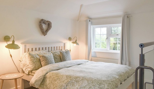 1 bedroom accommodation in Sway, near Lymington