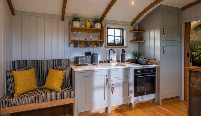 1 bedroom accommodation in Ockeridge, Worcester