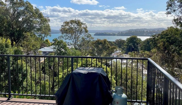 1 bedroom accommodation - Lake views!