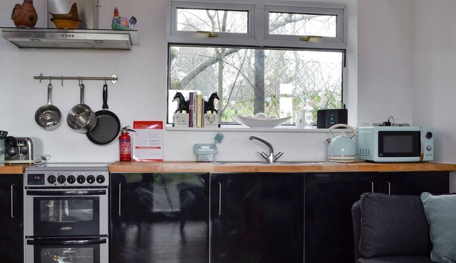 1 bedroom accommodation in Llwydcoed, near Aberdare