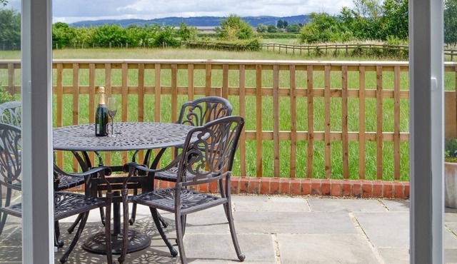 1 bedroom accommodation in Epney, near Gloucester