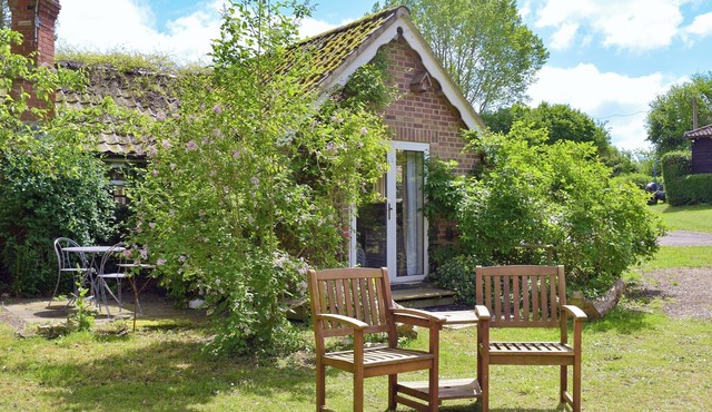 1 bedroom accommodation in Denton, near Bungay