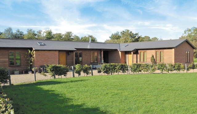 1 bedroom accommodation in Bearsted, near Maidstone