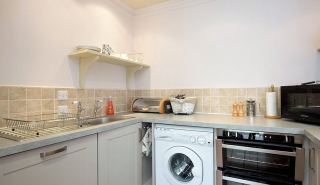 1 bedroom accommodation in Braidwood, near Carluke