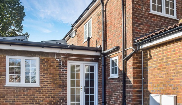 1 bedroom accommodation in Crawley