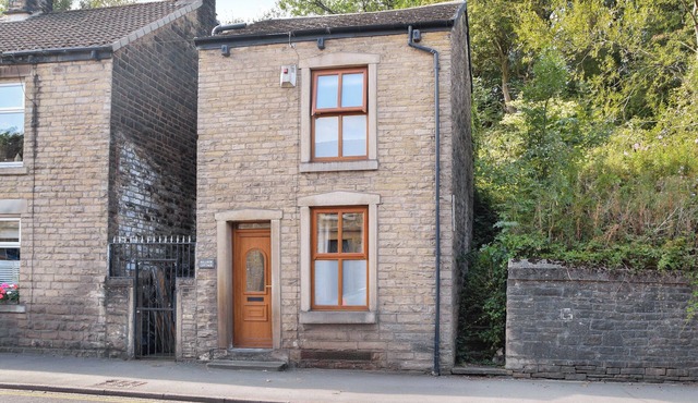 1 bedroom accommodation in Glossop