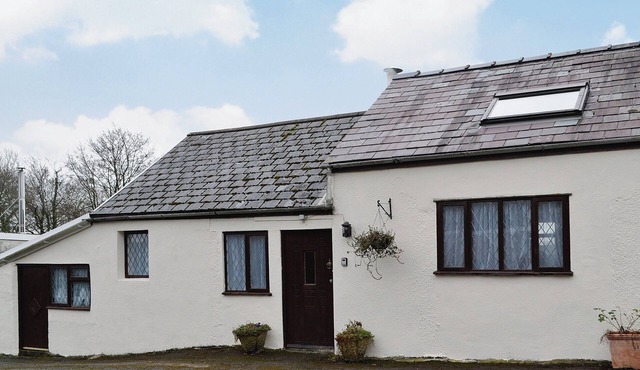 1 bedroom accommodation in Llannon, near Llanelli