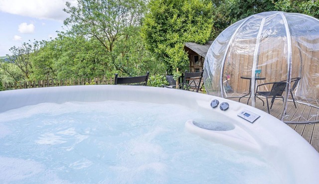 1 bedroom accommodation in Felindre, near Swansea