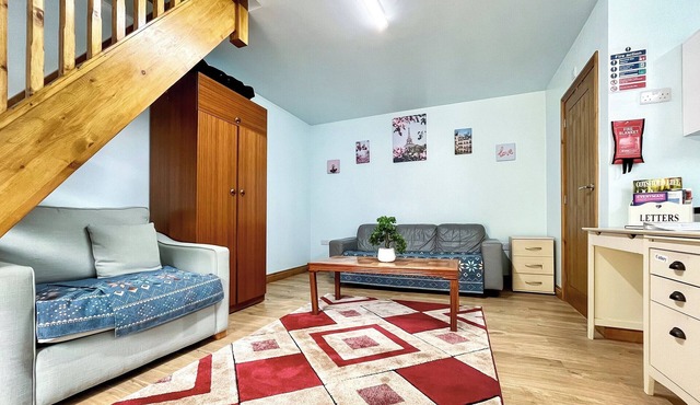 1 bedroom accommodation in Chiseldon, Near Marlborough