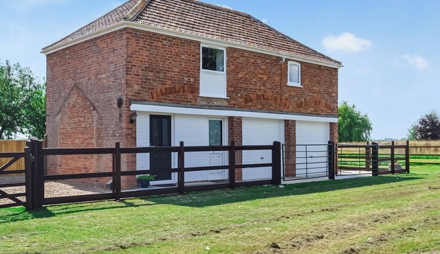 1 bedroom accommodation in Stickney, near Boston