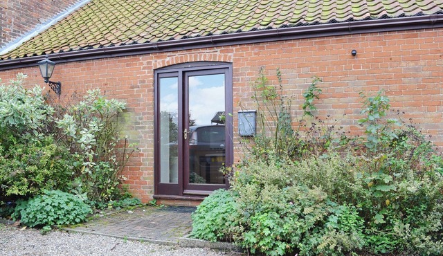 1 bedroom accommodation in Clippesby, near Great Yarmouth