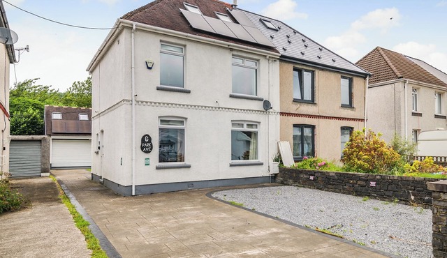 1 bedroom accommodation in Glynneath, near Neath