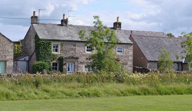 1 bedroom accommodation in Orton