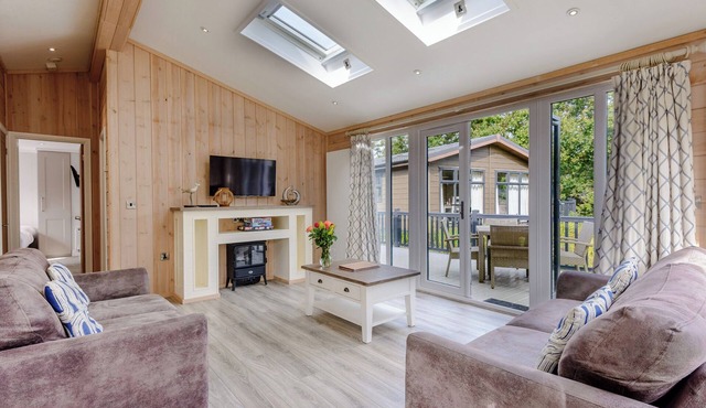 1 bedroom accommodation in Wootton Bridge, Nr Cowes