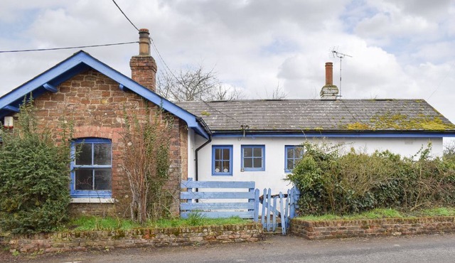 1 bedroom accommodation in Appledore, near Ashford