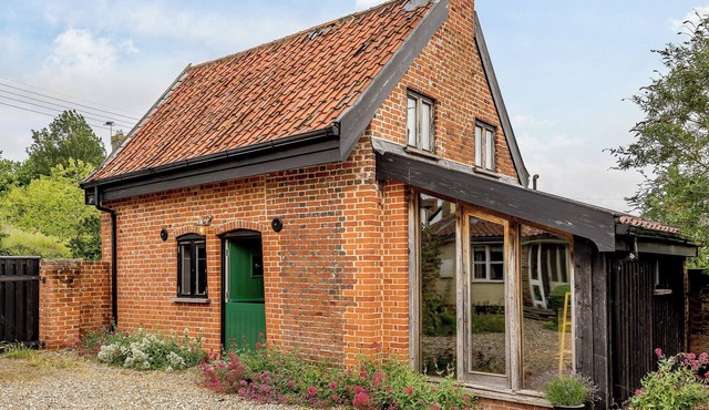 1 bedroom accommodation in Brockdish, near Harleston