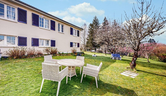 1 bedroom amazing apartment in Treignac