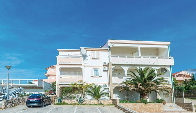 1 bedroom amazing apartment in Vidalici