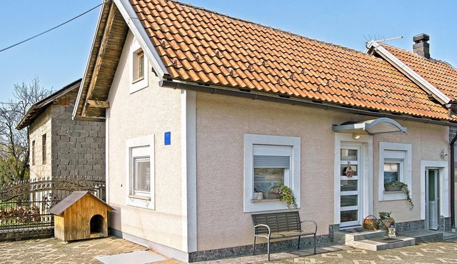 1 bedroom amazing home in Licko Lesce
